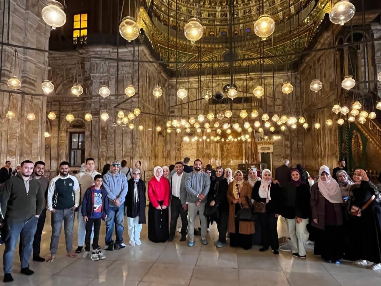 صورة جماعية داخل مسجد محمد علي باشا