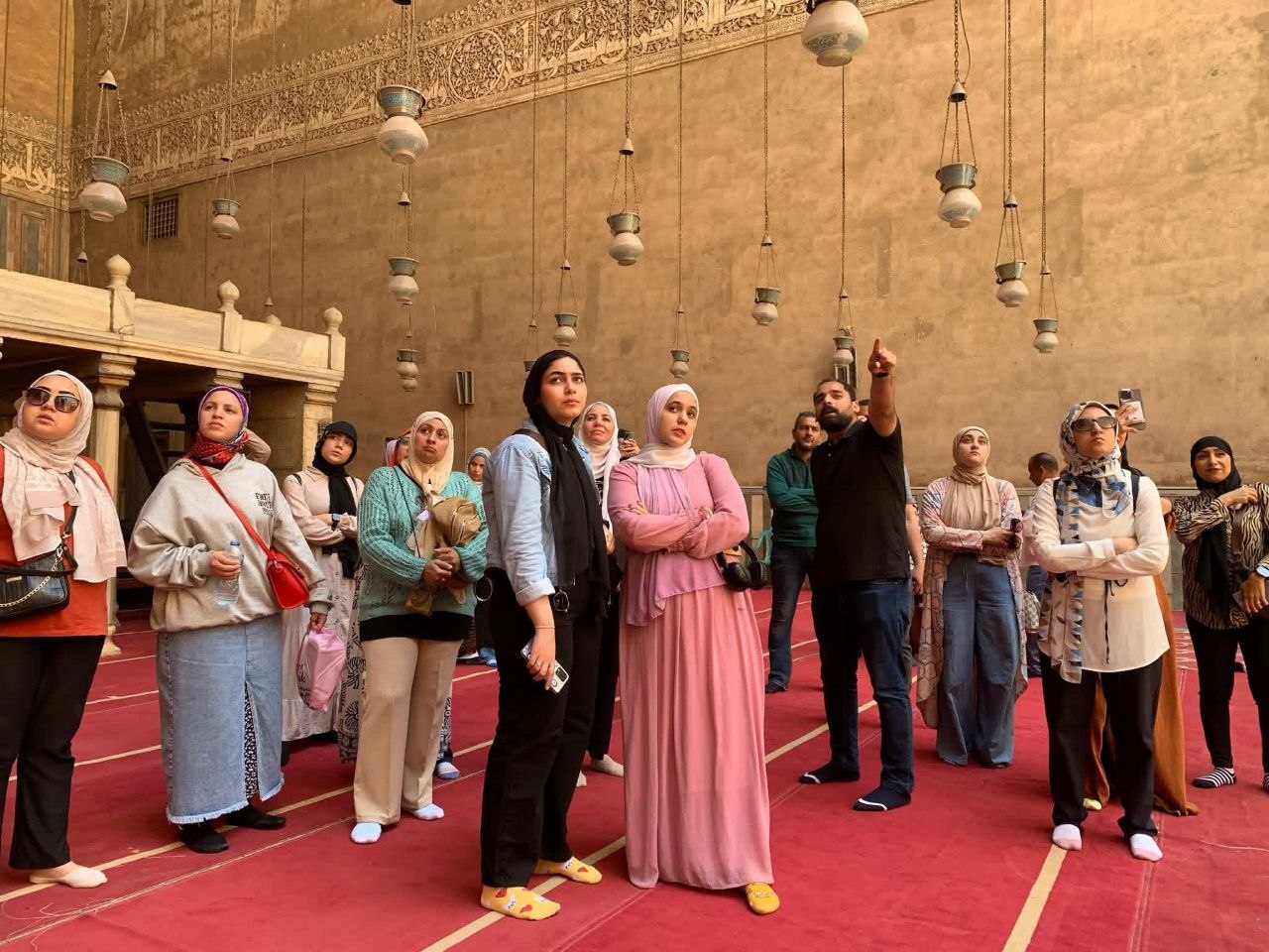 شرح تاريخي داخل مسجد أثري